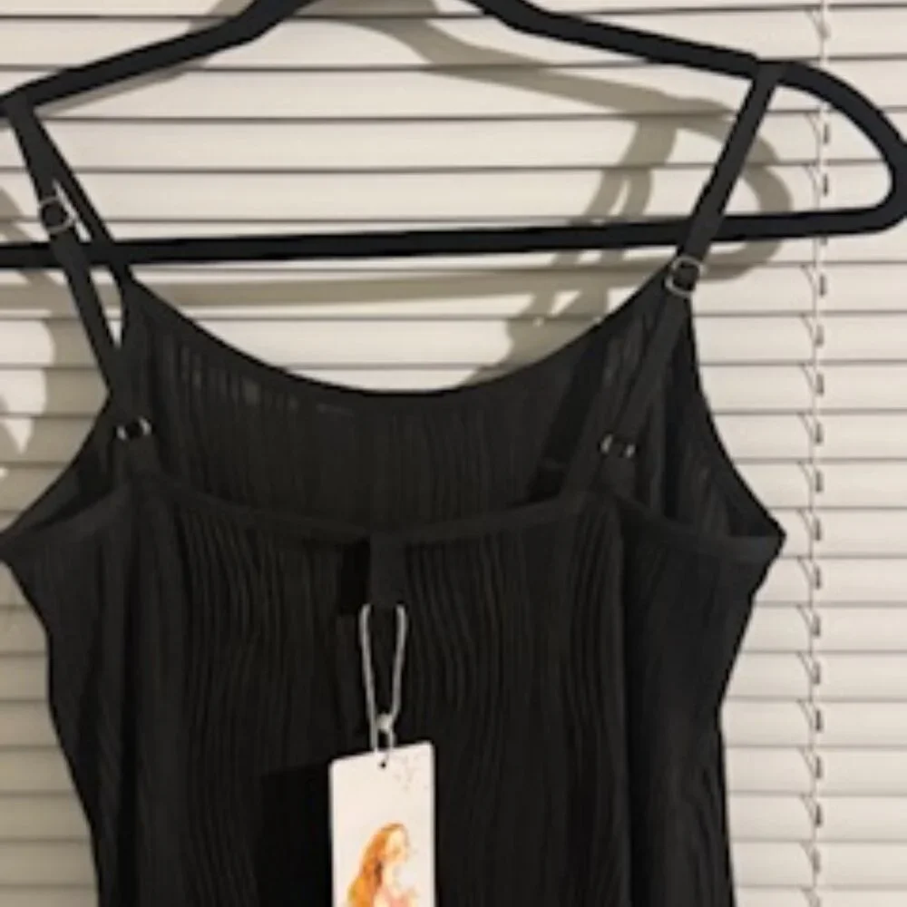 Elegant Large Black Knit Bodycon Midi Dress – Sleek & Flattering - Picture 4 of 4